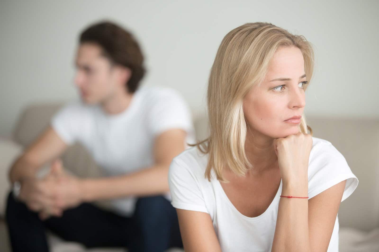 10 JOGOS EMOCIONAIS Femininos: Descubra Como Elas Manipulam Você! 